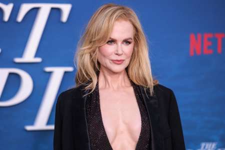 Gros malaise au défilé Balenciaga, Nicole Kidman repousse sèchement Salma Hayek face caméra