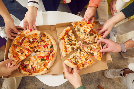 Il glisse une drogue puissante dans sa pizza 