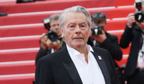 “Il a commencé à faire sa p*te” : les souvenirs amers du premier amour d’Alain Delon sur sa jeunesse débridée