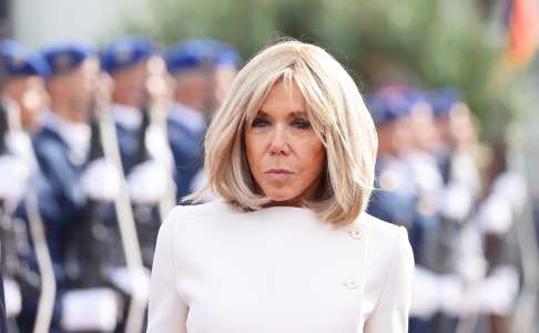 Brigitte Macron : pourquoi n'a-t-elle participé qu'une fois en sept ans aux commémorations du 11-Novembre ?