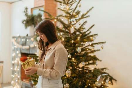 Pour éviter le « gâchis », elle n’offre qu’un cadeau de 30 euros à son fils à Noël chaque année