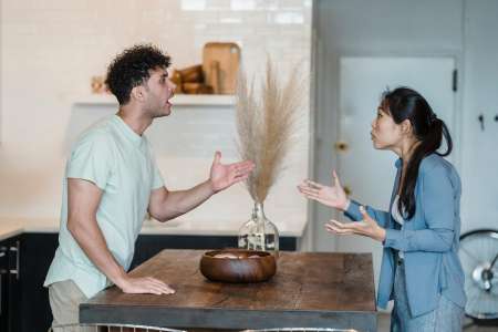 Couple : comment quitter un compagnon paranoïaque ?