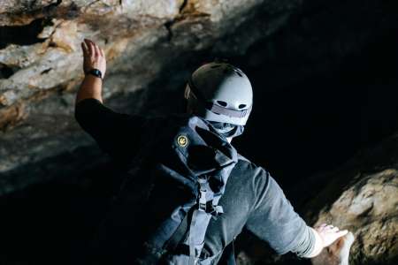 Une spéléologue passe quatre jours coincée à 600 mètres sous terre, l'issue est incroyable