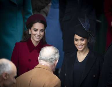  Meghan Markle avec une déclaration surprise, une réponse à Kate Middleton ? Ces indices qui interrogent - Fr

Version Française :

Meghan Markle fait une apparition surprise, est-ce une réponse à Kate Middleton ? Ces preuves qui interpellent - Fr

