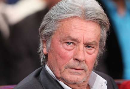 Héritage d’Alain Delon : six mois après sa mort, la guerre entre ses fils et Anouchka est à son paroxysme et Alain-Fabien balance