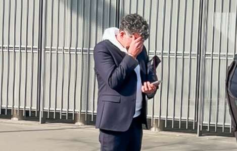 Stéphane Plaza coupable de violences conjugales : l'animateur sort défait et en larmes de la salle d'audience (Photos)