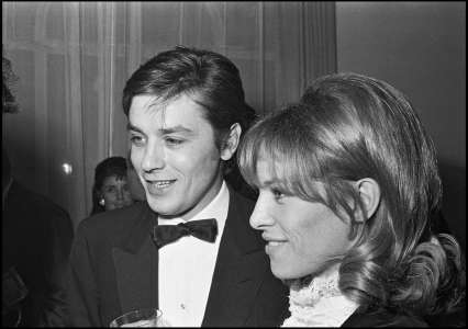Alain Delon : cette “situation masochiste” qu’il a vécue avec sa seule épouse, Nathalie