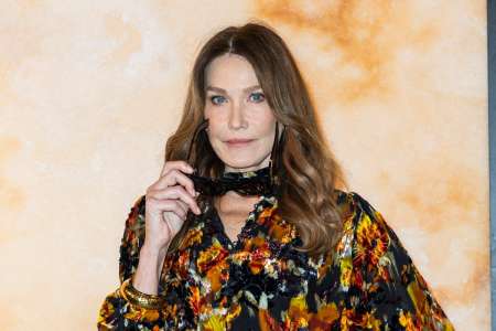 Carla Bruni touchée par le cancer : ces très lourds traitements qu’elle continue de prendre