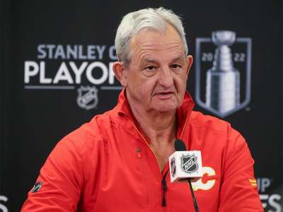 L’entraîneur des Flames, Darryl Sutter, finaliste du prix Jack Adams