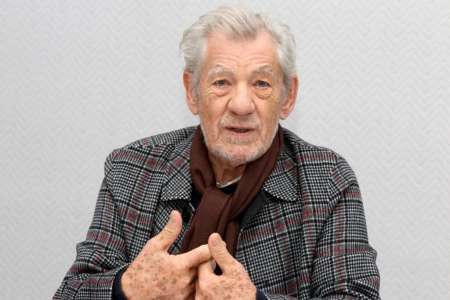 Ian McKellen victime d’une terrible chute, l’acteur du « Seigneur des Anneaux » hôspitalisé : « Les médecins s’attendent à… »