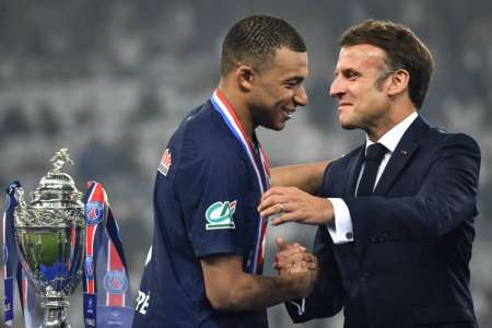 Euro 2024 : Kylian Mbappé devient la cible des internautes après s’être cassé le nez : « Fallait pas fourrer son nez dans la politique »