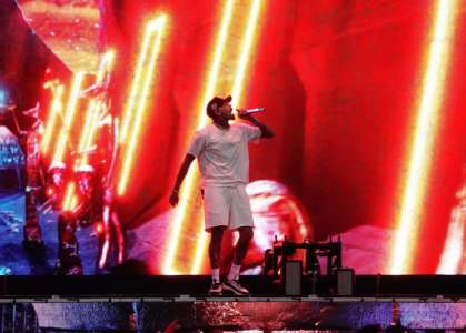 Malaise en plein concert : Chris Brown en dévoile un peu trop devant des milliers de fans
