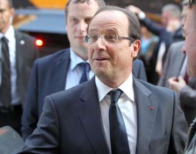 François Hollande bientôt aux « Grosses Têtes » ? Son ex-compagne, Valérie Trierweiler, prie Laurent Ruquier de ne pas accepter