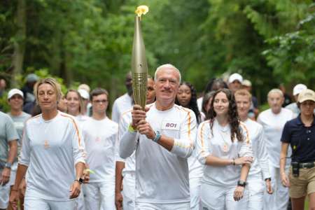 « On attend Matuidi Charo » : l’énorme bourde de France Info quand Didier Deschamps portait la flamme olympique