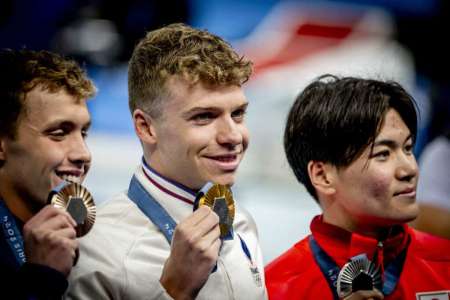 « Put*** », « J’étais réservé et timide de base… », Léon Marchand se lâche complètement après sa médaille d’or