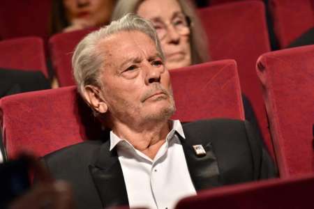 Alain Delon : on connait le nom du prêtre qui célébrera ses obsèques