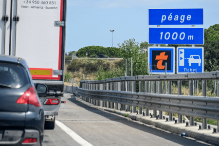 Une employée d’autoroute de 59 ans meurt percutée par un chauffard au péage de Saint-Avold en Moselle