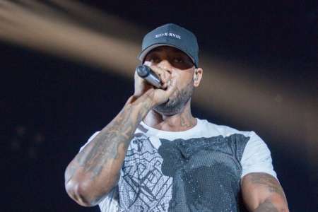 Booba se filme en train d’écouter un morceau phare d’un autre rappeur français