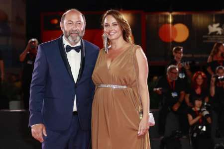 Mostra de Venise : Kad Merad et Julia Vignali font de l'ombre aux Clooney sur le tapis rouge