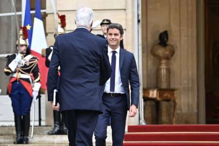 Gabriel Attal taclé par Louis Sarkozy au moment de sa passation à Michel Barnier