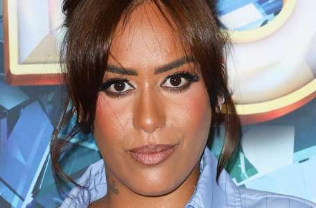  «Amel Bent critiquée sur Internet pour son attitude envers des fans : 