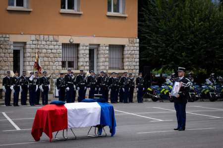 Gendarme tué à Mougins : sa veuve vit un calvaire sur les réseaux sociaux, une enquête est ouverte