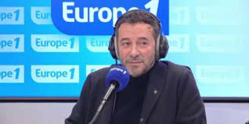 Silence assourdissant : Bernard Montiel apprend la mort de son père en direct. 
