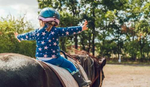 Avez-vous pensé à l’équitation pour la rentrée ? Budget, inconvénients et avantages… On vous dit tout !