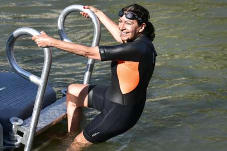  «Anne Hidalgo crée la surprise avec sa tenue de natation insolite avant les JO»