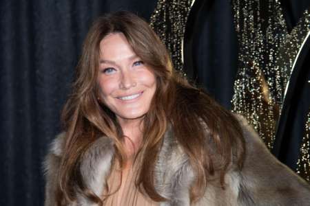 Carla Bruni devient officiellement un Ange Victoria’s Secret, à son « âge vénérable »