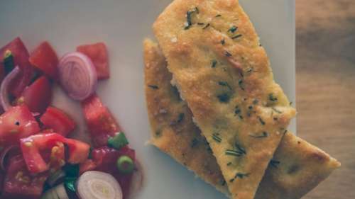 Découvrez la focaccia aux légumes : Une recette incontournable pour un apéritif plein de saveurs