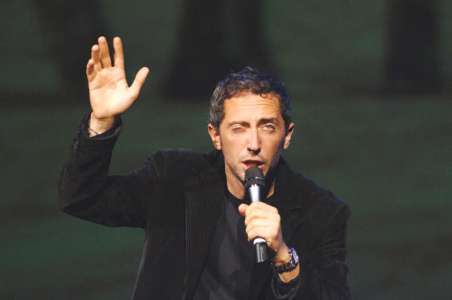 Gad Elmaleh avoue qu’il a eu tort de faire de la musique : « Ce n'est pas parce qu'on est passionné par quelque chose… »