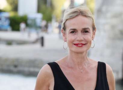 Sandrine Bonnaire, le visage complètement déformé : son compagnon mis en cause