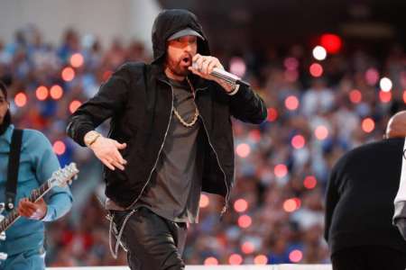 Eminem salue Ronaldo en concert
