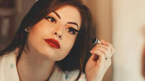 Comment garder son maquillage intact toute la nuit du Nouvel An : Nos astuces implacables