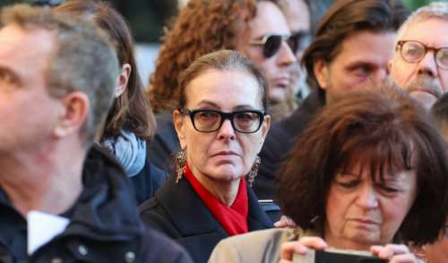 Carole Bouquet touchée lors de la cérémonie en l'honneur de Michel Blanc : une amitié dans la vie, toute en discrétion