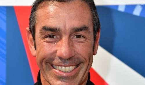 Après son divorce, Robert Pirès célèbre l'anniversaire de son fils Théo (16 ans), beau gosse presque aussi grand que lui !