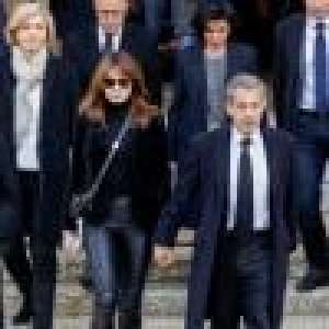 Nicolas Sarkozy hué et dans une 