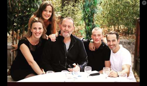 Jean Reno papa de six enfants avec trois femmes différentes... et le parrain de l'un d'eux est une méga-star mondiale