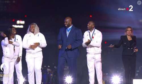 Teddy Riner rhabillé par Emmanuel Macron, une énorme star des JO absente... Que s'est-il passé à la Parade des Champions ?