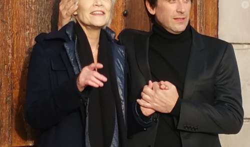 Françoise Hardy : trois mois après sa disparition, son fils Thomas Dutronc dévoile le contenu bouleversant de leurs derniers sms