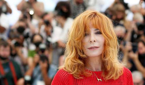 Mylène Farmer inquiétée par l'IA ? La star très renseignée sur ce sujet, objet à 