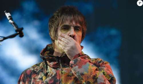 Liam Gallagher quitte un concert sous les huées : il dévoile les raisons médicales, les internautes ironisent