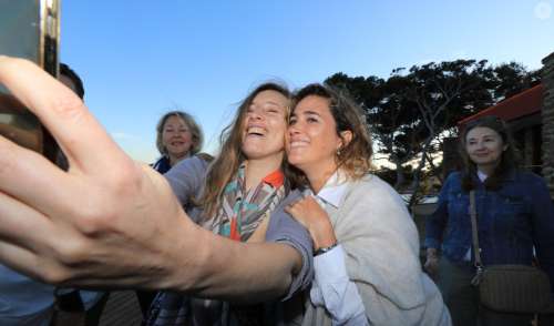 Les stars à Porquerolles ! Vahina Giocante amoureuse et Isild Le Besco en famille