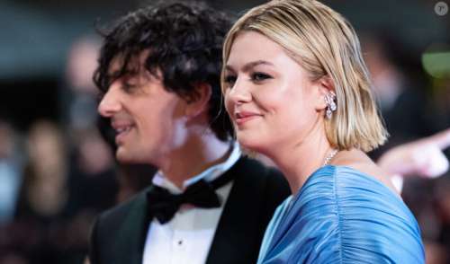 Louane et son amoureux Florian dévoilent une surprise pendant leurs vacances, leur fille Esmée est perplexe