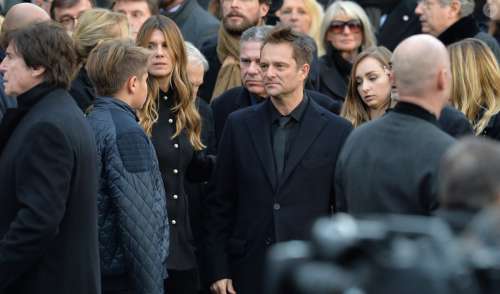 Cameron Hallyday, Ilona et Emma Smet... Comment David Hallyday projette sous la lumière ses 3 enfants