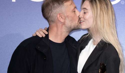 Nicolas Duvauchelle sacré et très amoureux de sa femme Chloé, Julie Gayet rayonnante au Festival de la fiction de La Rochelle