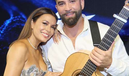 Kendji Girac rayonnant et très proche d'Eva Longoria qui lui fait de tendres bisous : il lui offre un sublime cadeau