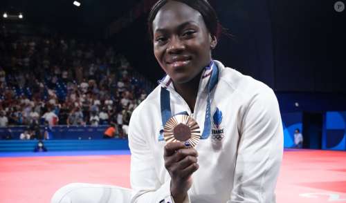 JO Paris 2024 : Clarisse Agbegnenou complice avec sa fille Athéna après sa médaille, une star du foot émerveillée