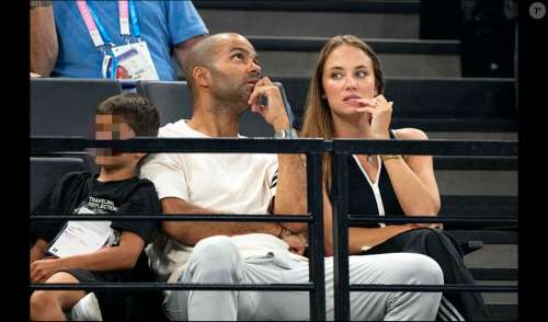 Tony Parker stressé aux côtés de sa belle Agathe Teyssier, ses fils se joignent au couple pour une rencontre de folie !